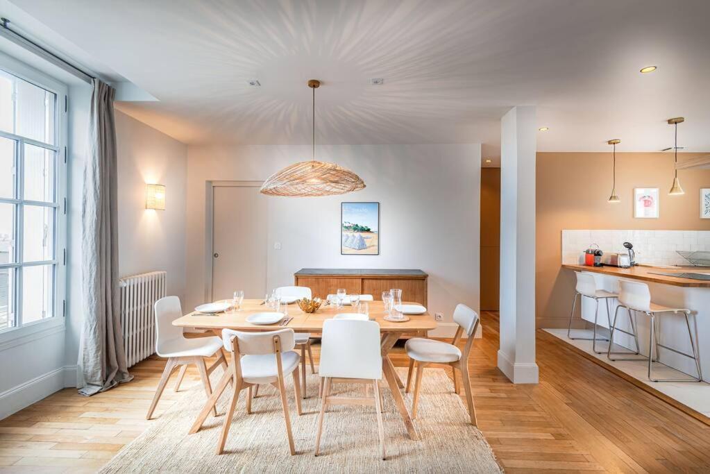 Le Jacaranda-A 2 Min De La Plage, Hyper Centre De Dinard, Vue Mer De La Fenetre Exterior foto